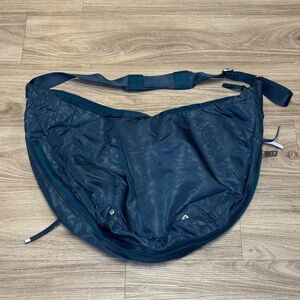 Lululemon Resolution Hobo Yoga Bag